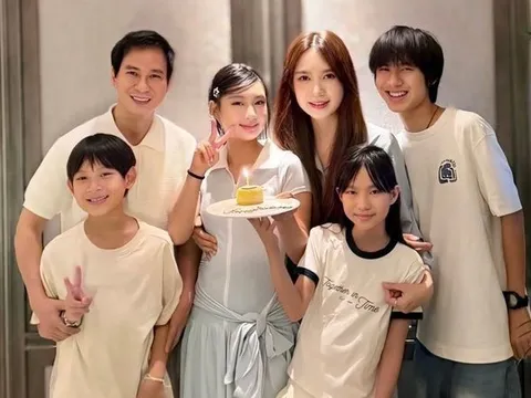 Vợ chồng Lý Hải mừng sinh nhật con gái 13 tuổi