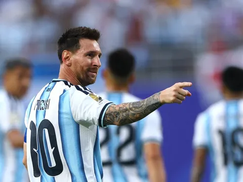 Màn trình diễn siêu hạng của Messi