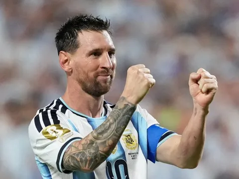 Messi giữ 2 kỷ lục đối nghịch lịch sử