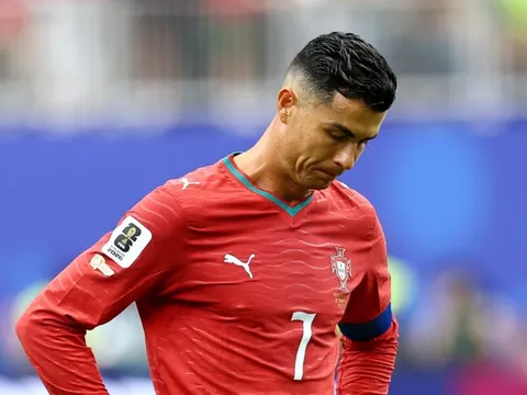 Ngày buồn của Ronaldo