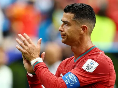 HLV Bồ Đào Nha sợ phải thay Ronaldo?