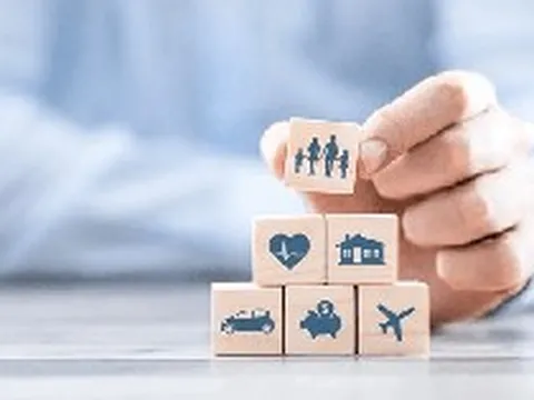 Lời khuyên cho người mua bảo hiểm nhân thọ khi đọc hợp đồng để không bị "choáng"