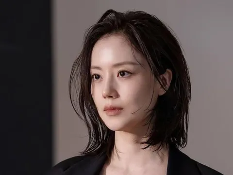 Moon Chae Won xác nhận kết hôn vào ngày 28/6, bác bỏ tin đồn mang thai