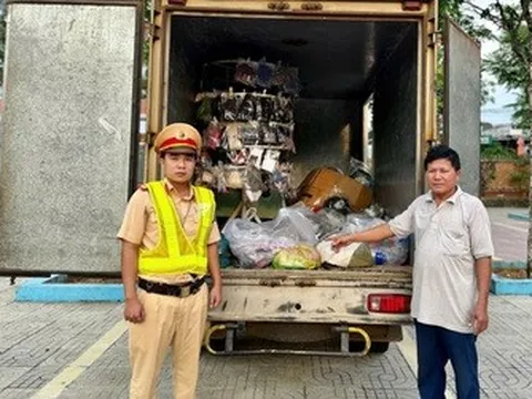 CSGT chặn xe tải chở gần 550 sản phẩm nghi hàng giả