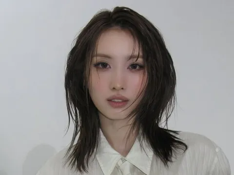 Momo (TWICE) 'gây sốt' với visual trưởng thành
