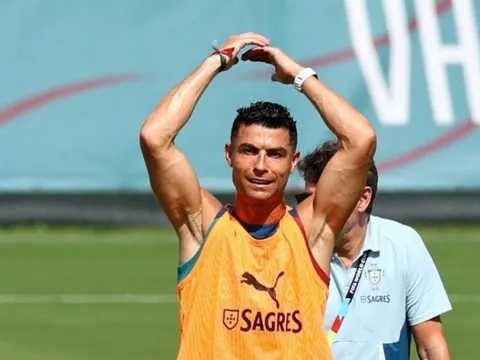Thông điệp của Ronaldo với phóng viên trong buổi tập mới nhất