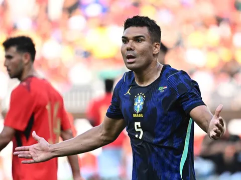 Casemiro về chung đội Messi
