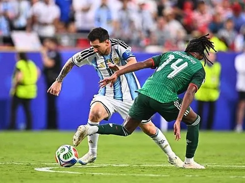 Algeria kiện FIFA vì Messi