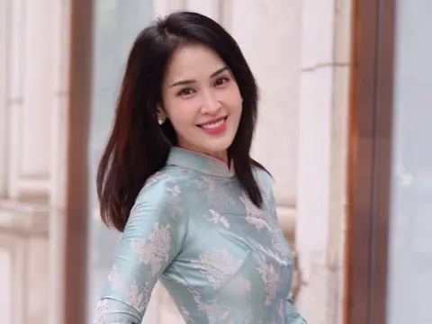 Tú Vi khoe nhan sắc ngọt ngào gây thương nhớ ở tuổi 40