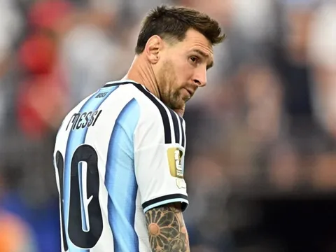 'Dường như Messi cố tình sút hỏng phạt đền'
