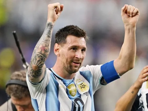 Mỗi bàn thắng của Messi càng khiến Ronaldo chạnh lòng