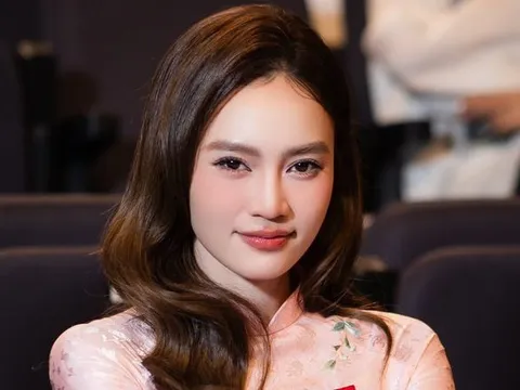 Ninh Dương Lan Ngọc căng thẳng