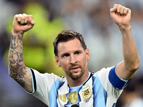 Yêu vợ như Messi