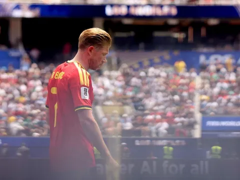 De Bruyne thành tâm điểm chỉ trích