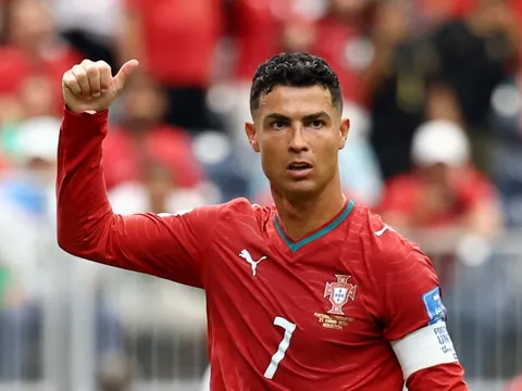 Bức ảnh 17 năm chứng tỏ đẳng cấp của Ronaldo