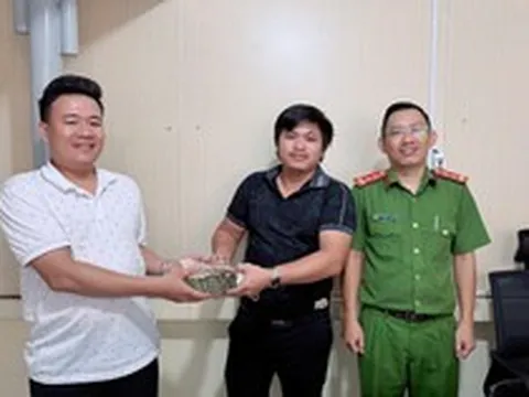 Tài khoản nam thanh niên SN 1999 phát sinh giao dịch 260 triệu đồng: Công an mời chủ hộ kinh doanh ở Hà Nội lên làm việc