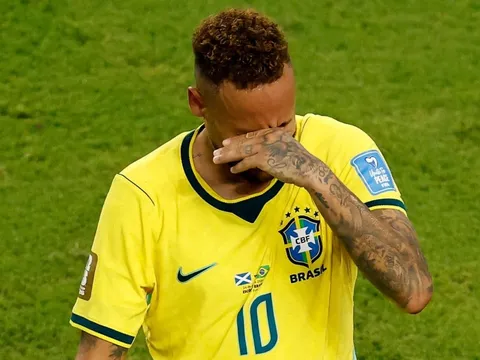Khoảnh khắc khiến người hâm mộ rơi nước mắt vì Neymar