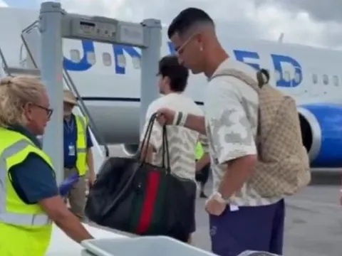 Ronaldo bật cười bất lực vì bị kiểm tra nghiêm ngặt ở World Cup