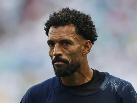 Thủ môn Cape Verde 'đắt hàng' sau World Cup