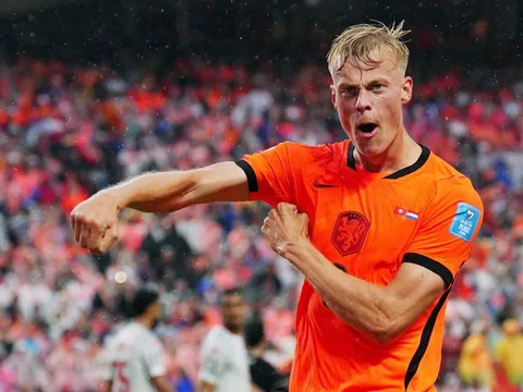 Hà Lan vào vòng 32 đội sau trận thắng 3-1