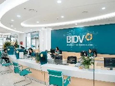 Từ 1/7, khách hàng dưới 35 tuổi tại Vietcombank, Agribank, BIDV, VietinBank, MB,... đồng loạt đón tin vui