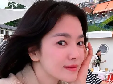 Tâm thư của Song Hye Kyo khi nói lời chia tay công ty sau 14 năm