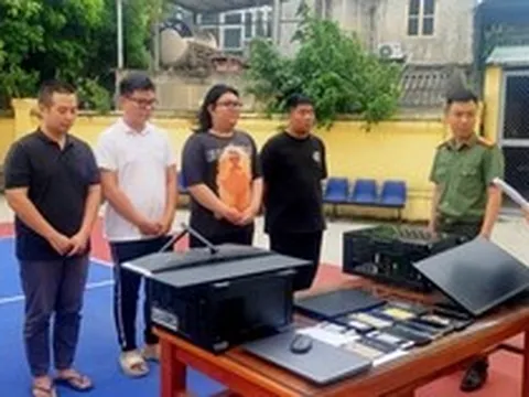 Bắt đối tượng Nguyễn Tiến Đạt (SN 2004) liên quan đến hơn 1.000 tài khoản ngân hàng, thu lợi bất chính hàng tỷ đồng