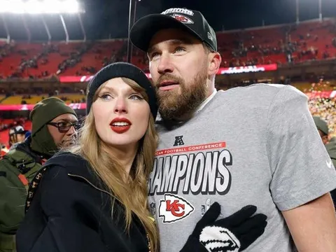 Travis Kelce phản ứng bất ngờ khi bị hỏi về địa điểm tổ chức lễ cưới với Taylor Swift