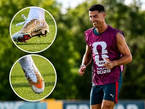 Đôi giày vàng đặc biệt của Ronaldo