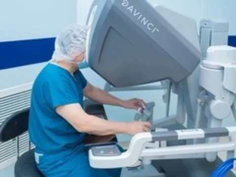 Robot phẫu thuật chỉ là công cụ hỗ trợ, không phải ‘phép màu’ thay thế bác sĩ