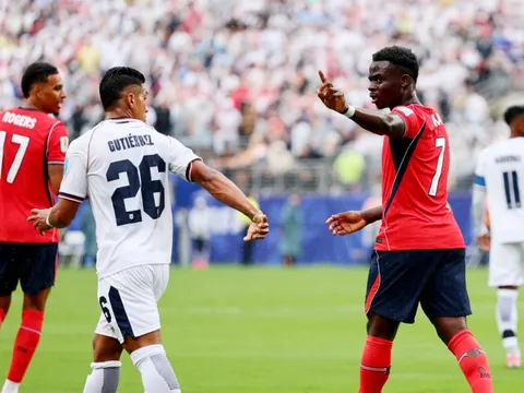 Tuyển Anh thành 'nạn nhân' đầu tiên của luật FIFA mới