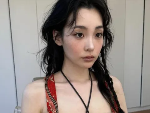 Kim Min Ha khoe vóc dáng săn chắc sau khi gây lo ngại vì quá gầy