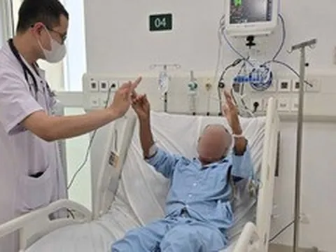 Vừa mở cửa, BV Bạch Mai cơ sở Ninh Bình cứu 2 ca đột quỵ thần tốc trong 25 phút