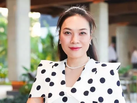 Một nam đạo diễn 100 tỷ công khai bày tỏ với Mỹ Tâm
