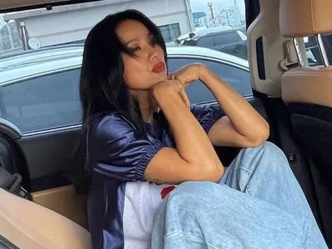 Lee Hyori gây sốt với màn 'lột xác' ngoạn mục