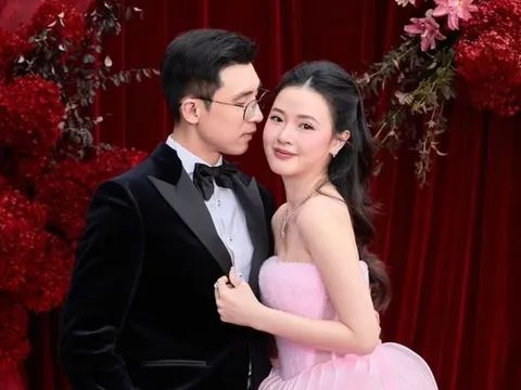 Midu và chồng doanh nhân 'tình bể bình' trong tiệc kỷ niệm 2 năm ngày cưới
