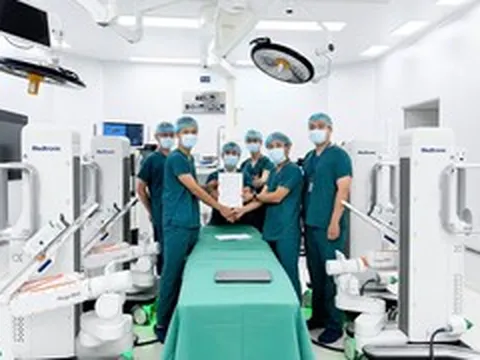 Vinmec Đà Nẵng lập chuẩn mới cho y học miền Trung khi sử dụng robot phẫu thuật
