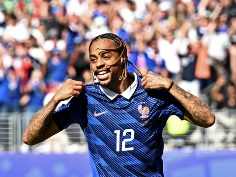 PSG đòi giá khủng nếu bán Barcola