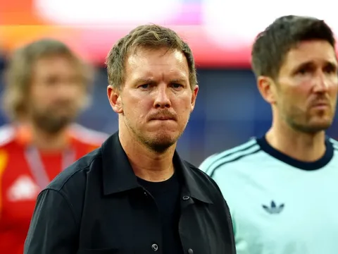 HLV Nagelsmann tự tay biến tuyển Đức thành đội bóng lót đường
