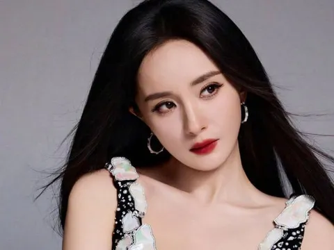 Dương Mịch bị 'soi' biểu cảm cứng đờ khi một sao nữ đón nhận tin vui
