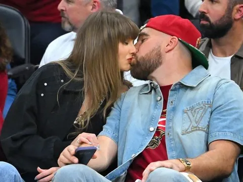 Gigi Hadid và Bradley Cooper dự tiệc cưới riêng tư của Taylor Swift