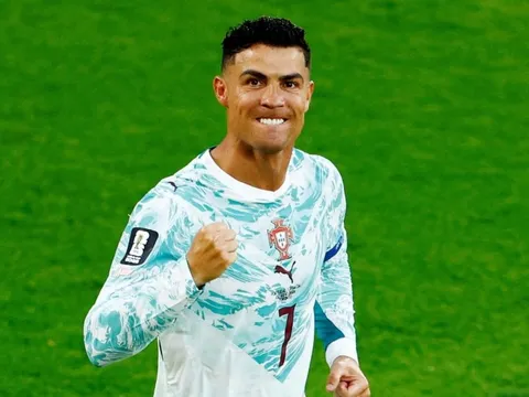 Phản ứng của Ronaldo khi đối đầu Tây Ban Nha