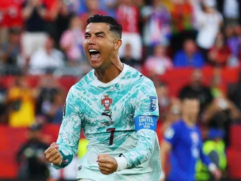 Màn trình diễn đầy tranh cãi của Ronaldo