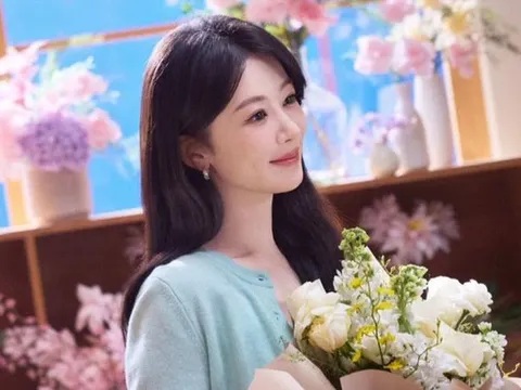 Dương Tử được khen trẻ đẹp sau khi đón nhận tin mừng