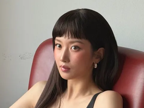Moon Ga Young khoe sắc như nữ thần, gây ấn tượng với vóc dáng thanh thoát