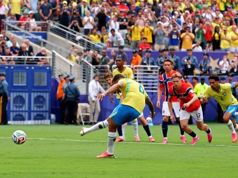 Brazil đã sai khi để Bruno đá phạt đền
