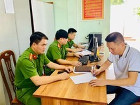 Công an xác minh giao dịch chuyển 70 triệu đồng vào tài khoản 55112xxxxx Techcombank, một người đàn ông được mời làm việc