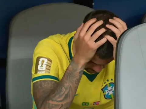 Hình ảnh đau đớn của những ngôi sao Brazil