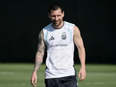 Cơ bắp gây ngỡ ngàng của Messi