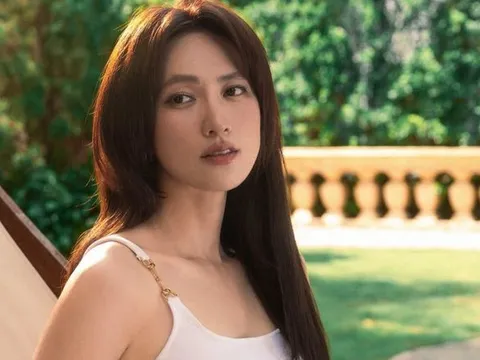 Phương Anh Đào gây mê mẩn với góc nghiêng thần thánh